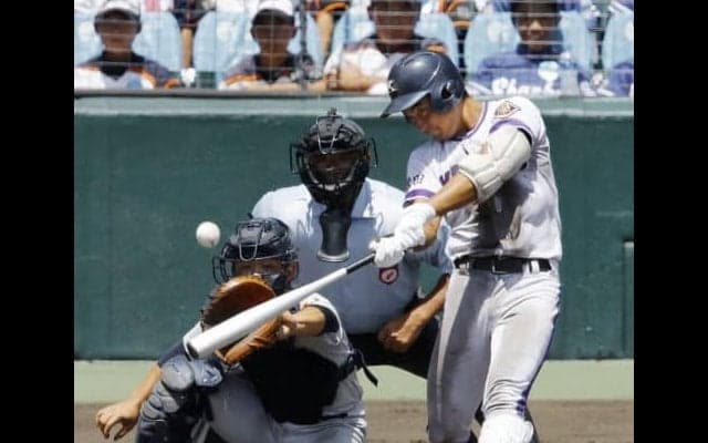 金足農の逆転３ラン 乾いた風が吹いていた