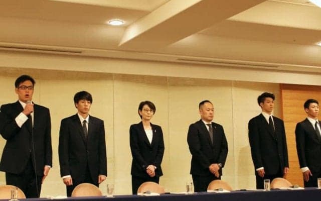 日本バスケットボール協会が緊急会見、不祥事で帰国した選手と三屋裕子会長が謝罪