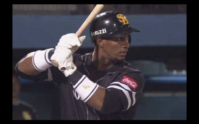 鷹グラシアルが来日初アーチの2ラン　デスパ、内川の穴埋める活躍