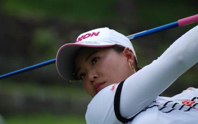 三宅百佳「常に肩をしっかり入れることを意識する」　ドライバーショット安定のコツ