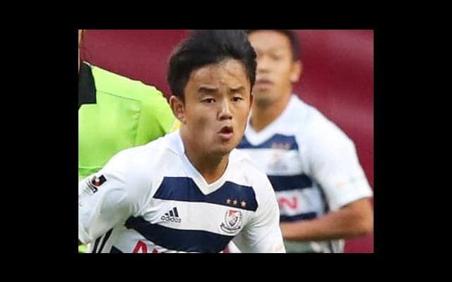 イニエスタの前でJ1初ゴール。17歳久保建英が「廊下」で開けた「扉」