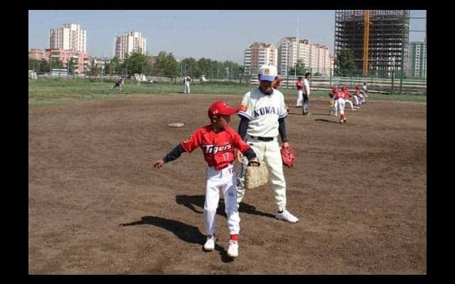 少年の勇気から始まったモンゴル野球　日本と横綱の支援で進む野球普及の道