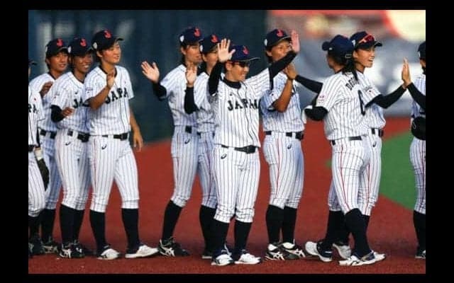 【女子W杯】日本が宿敵・米国に快勝、決勝進出に王手　エース里が“ノーノー未遂”の快投