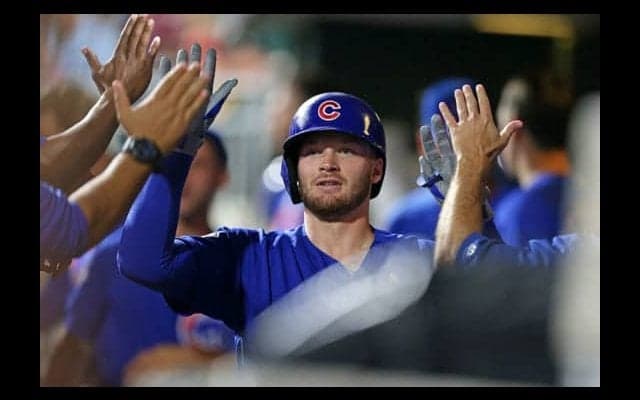 【MLB】「痛っ！」…解説者も思わず悲鳴　中堅手がダイブも…打球が顔面“強打”!?