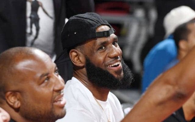 レイカーズ躍進のカギはレブロンをいかに休ませるか、指揮官は「本人と相談する」