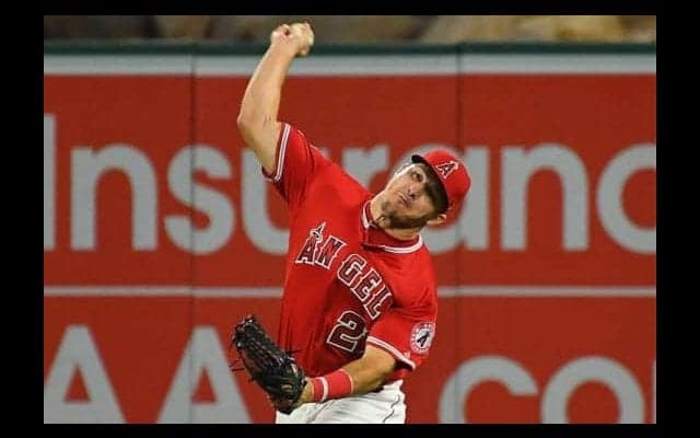 【MLB】これぞMVP送球　トラウトの鬼肩ドンピシャ送球にファン感激「スナイパー」