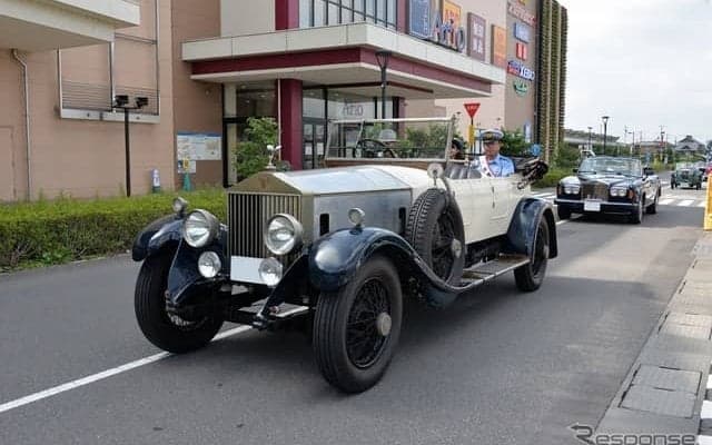 クラシックカーが秋の交通安全運動にひと役…埼玉の商業施設でパレード