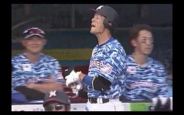 ロッテ岡が移籍後初本塁打　ベンチでは仲間から“完全無視”で祝福