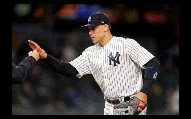 【MLB】ヤ軍ジャッジ「スナイパーライフル」の好返球に称賛の声　「右翼手最強の肩」