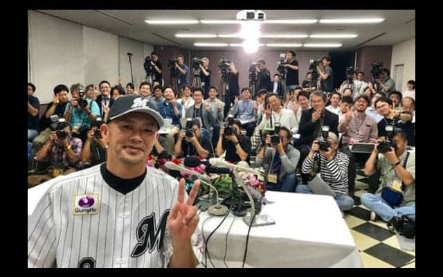地元千葉で決めた2000本安打　ロッテ福浦が「最高の形」と笑顔を見せる理由