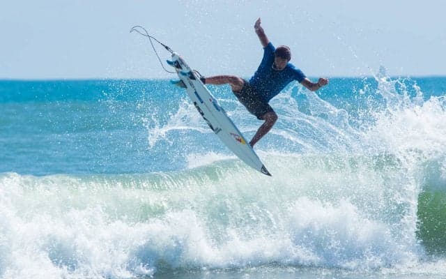 五十嵐カノアが「ISA WORLD SURFING GAMES」オープンメンで銀メダル獲得！