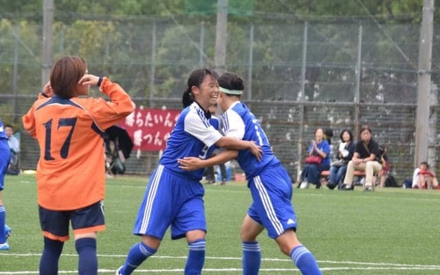 【サッカー部女子】 ２７－０で白星発進！