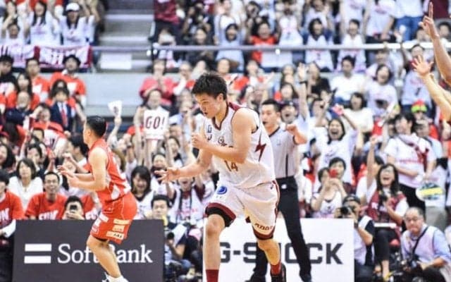 負けられない先出し開幕戦、川崎ブレイブサンダースが守備から流れを呼び込み快勝