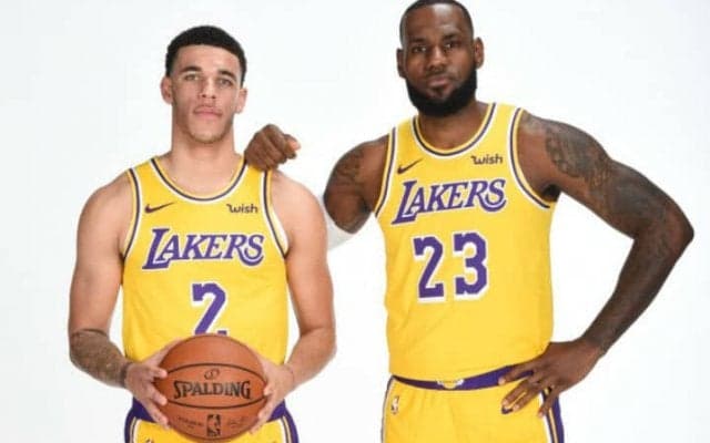 レイカーズ指揮官のウォルトンがレブロンとロンゾ・ボールの同時起用を示唆