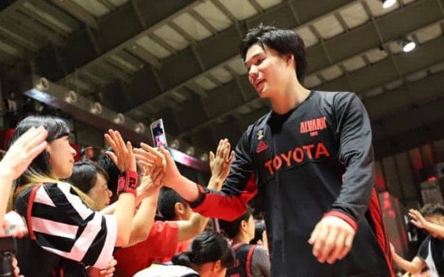 馬場雄大に生まれたリーダーの自覚、過密日程を戦うアルバルク東京のキーマンに