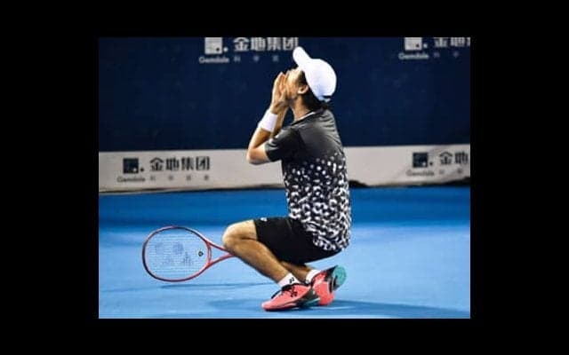 大ケガを経てツアー初Ｖの西岡良仁。励まし続けた母の万感の想い