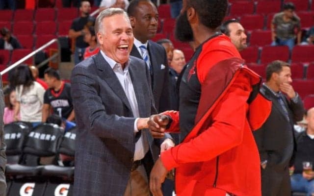 ベテラン揃いのロケッツをまとめ上げる指揮官、マイク・ダントーニの人心掌握術