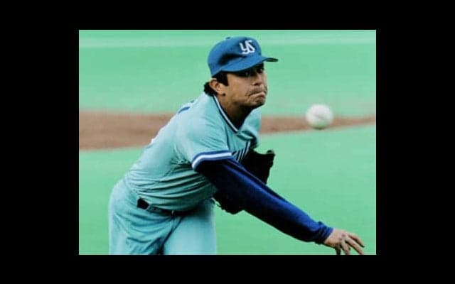 ベンチの指示で内角へズバズバ。荒木大輔は日本シリーズ初戦で攻めた