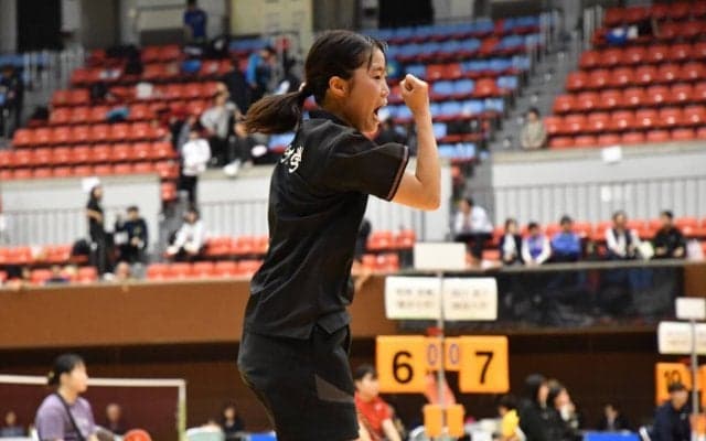 【バドミントン部女子】 重信主将がチームで唯一、シングルスで４回戦進出！