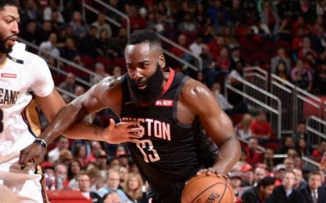 ディフェンスが崩壊し開幕戦に敗れたロケッツ、ハーデンは「問題ない」と楽観視