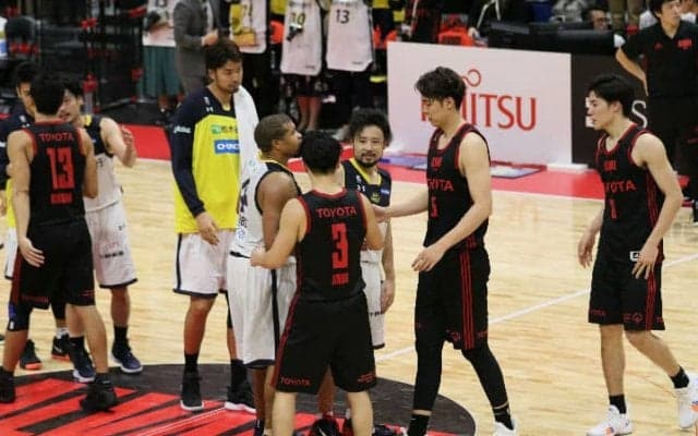 栃木との『新旧王者対決』、勝負を決められずアルバルク東京からこぼれ落ちた勝利