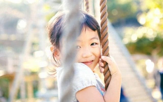保護者の9割が「子どもの外遊びが減った」と回答。その理由は？