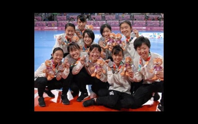 日本の女子高生が起こしたサプライズ。ユース五輪フットサルで銀メダル