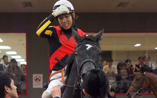 【アイビーS】北村友「改めて能力の高い馬だと思いました」クロノジェネシスがデビュー2連勝！