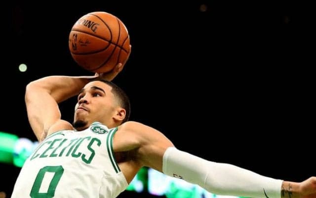 『コービー直伝』クラッチショット炸裂、セルティックスを勝利に導いたテイタム