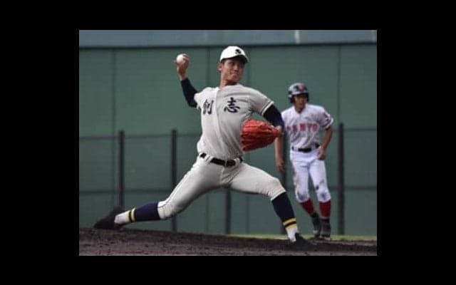 今夏を沸かせた２年生エース。帽子は刷新、ガッツポーズも封印した