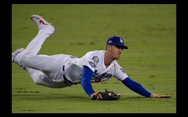 MLB公式がポストシーズン好プレー集を公開　「10月に一流のプレーを見せる」