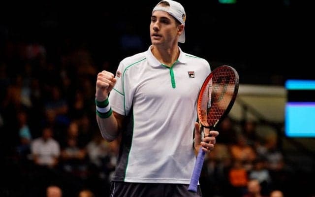 錦織と最終戦出場を争うイズナーが2回戦進出。メディカルタイムアウトをとる場面も[ATP500 ウィーン]