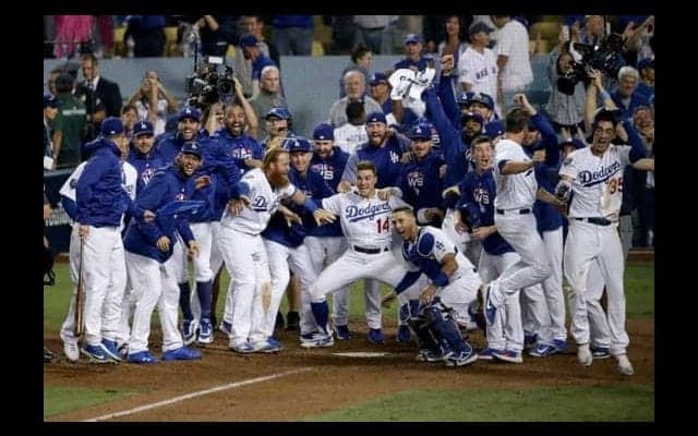 【MLB】7時間超の死闘制し1勝2敗　充実笑顔のド軍ロバーツ監督「勝てて最高」