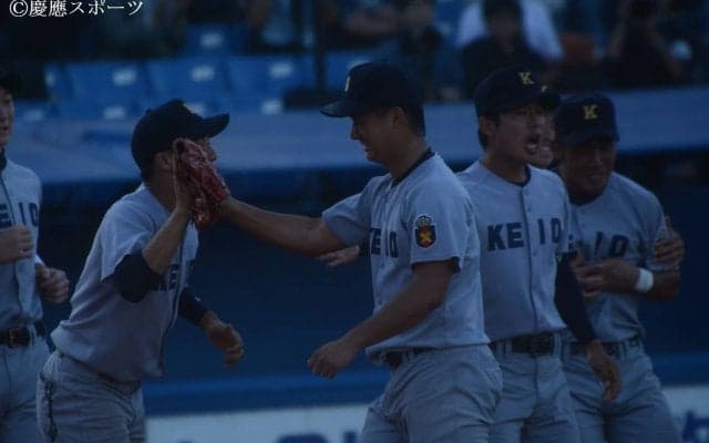 【野球】 熱い投手戦を制し３連覇へ王手 早大①