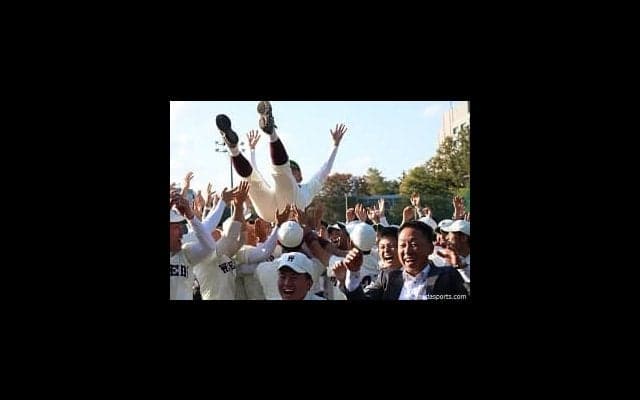 笑顔咲いた表彰式。大会MVPに森田主将、ベストナインに永井、久郷が輝く！