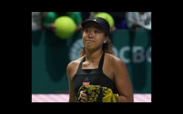 今季最終戦を棄権。涙の大坂なおみを救ったバインコーチの笑顔