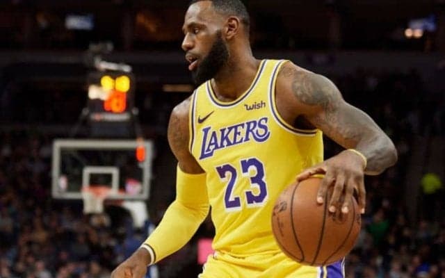 敵地でウルブズに敗れたレイカーズ、レブロンはついに苦言「もっと良いプレーを」