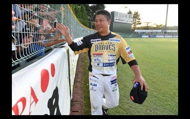 巨人の村田修一ファーム打撃コーチ、三塁手でBCリーグのベストナインに選出