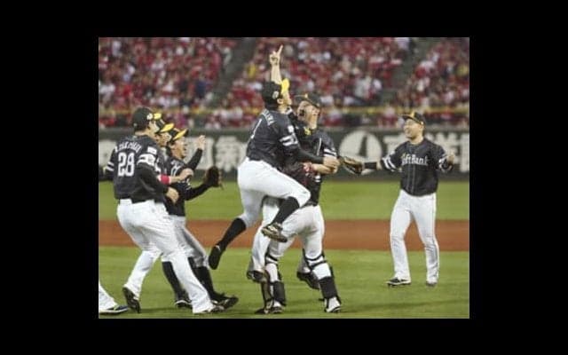 甲斐だけじゃない。「抑え捕手」高谷ら、名脇役がホークスを救った