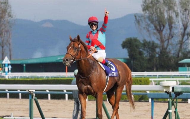 【JBCスプリント】ルメール「武さんの後ろで完璧なポジション」グレイスフルリープを勝利に導く