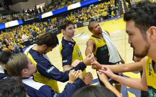 栃木ブレックスの堅守＆トランジションが爆発、滋賀レイクスターズを圧倒し10勝