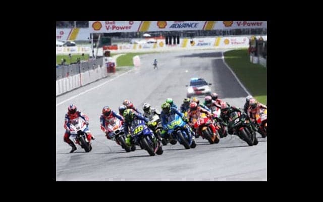 ロッシ転倒、またも勝てず。マルケスの追い上げに「今季最初のミス」