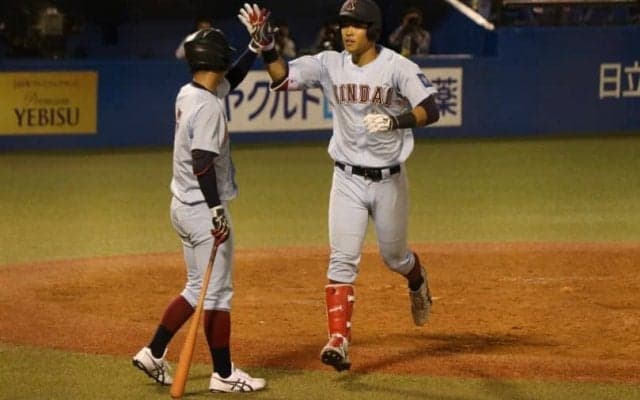 「平成最初と最後の日本一」目指す近大が佐藤輝明の一発などで初戦突破【明治神宮大会1回戦　近畿大－筑波大】