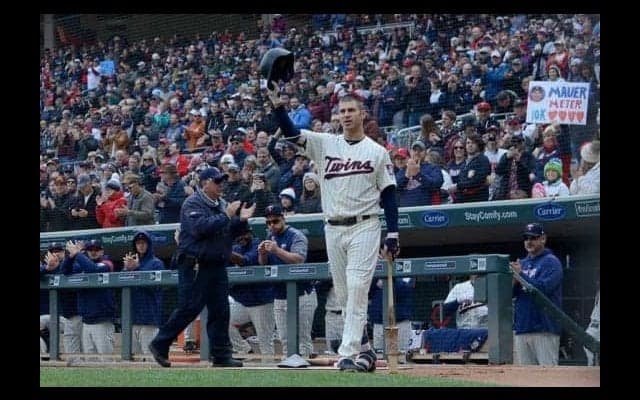 【MLB】イチローと.350超の首位打者争い　引退のマウアーは21世紀を代表する名捕手