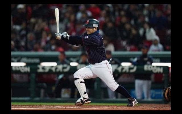 【日米野球】侍ジャパン広島コンビの活躍で逆転勝ち！　田中広の同点打、菊池が決勝スクイズ