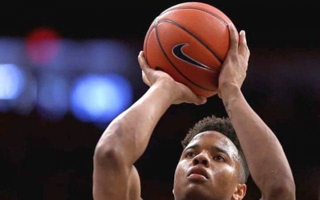 シクサーズのマーケル・フルツ、特訓の成果は表れずトレーナーとの関係を解消