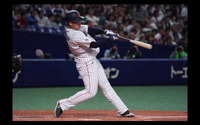 【日米野球】侍ジャパン岡本、13打席目に待望の代表1号！　2回にバックスクリーン特大ソロ