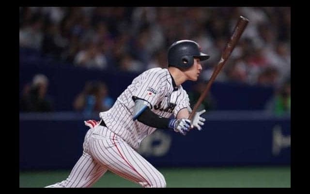 【日米野球】侍ジャパンが8回に逆転　甲斐の二塁打で上林が一塁から激走生還