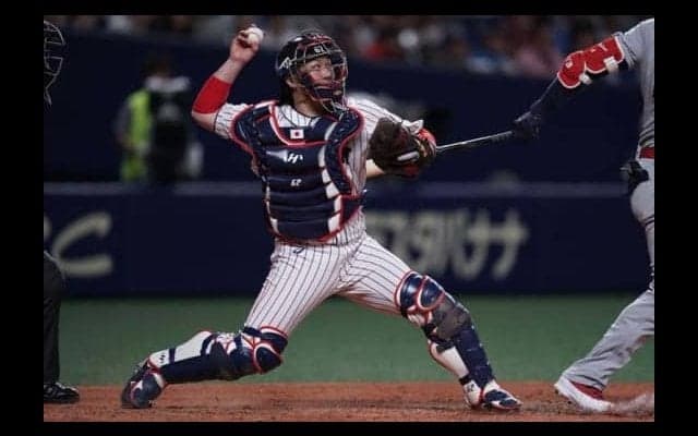 【日米野球】“甲斐キャノン”炸裂せず…　今季24盗塁ロサリオに盗塁許し、スタンドため息