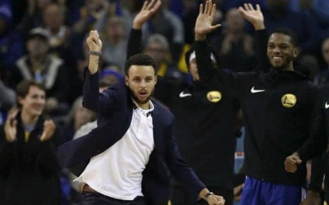 左足を負傷し欠場が続くステフィン・カリー、当初の予想よりも長引く可能性